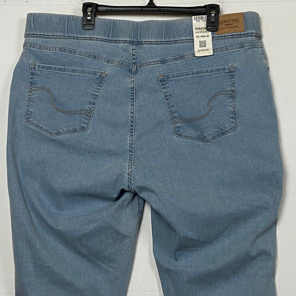 Levi Strauss Women's Totally Shaping Light Blue Pull On Skinny Jeans 22L NWT - Picture 6 of 13